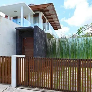 https://villa-anisa.hotelsseminyak.net