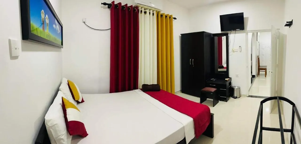 Funwhales Rest House Negombo Guest house