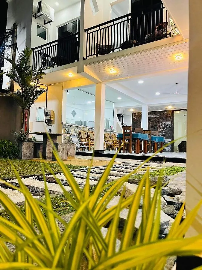 Funwhales Rest House Negombo Sri Lanka