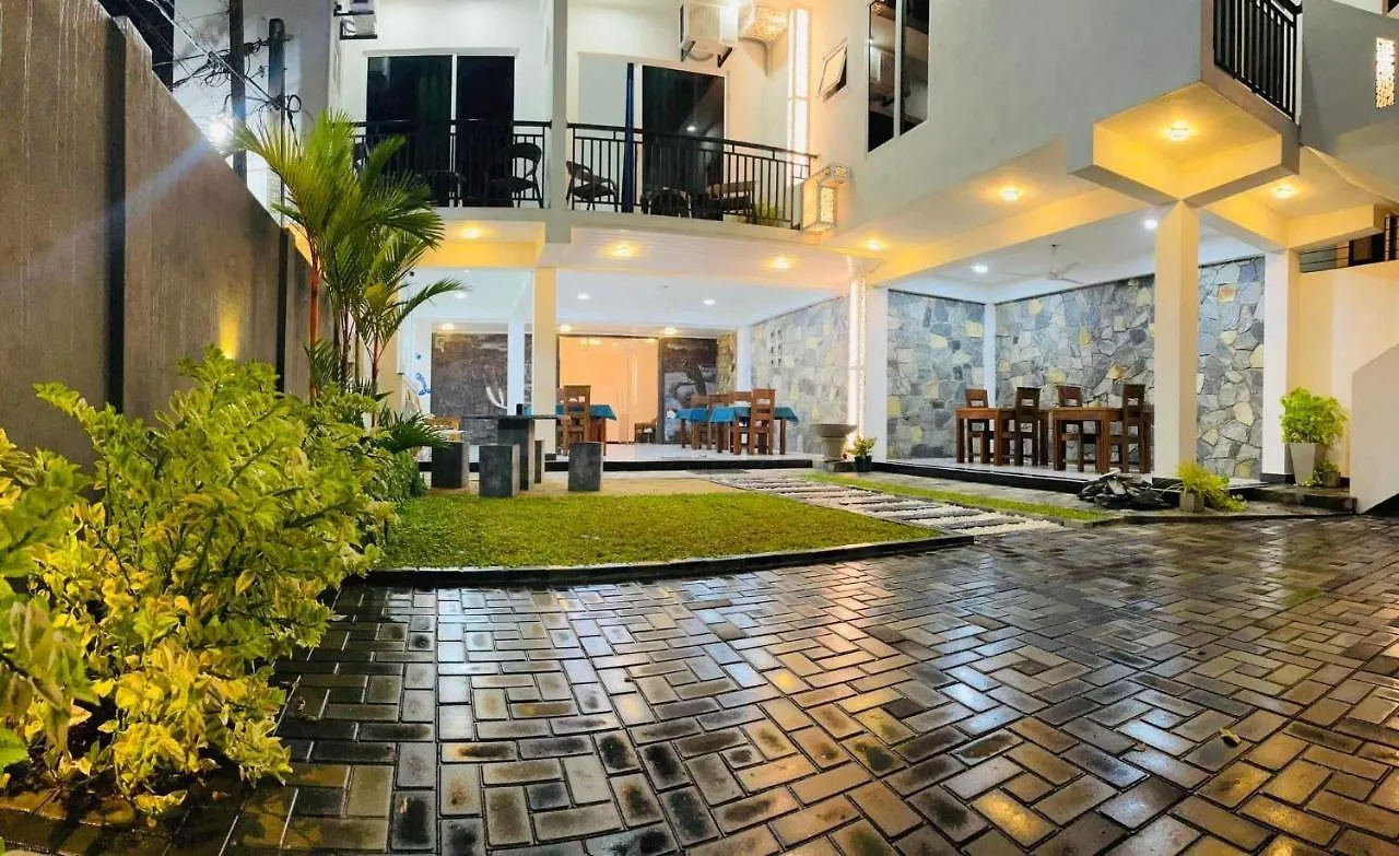 *** Guest house Funwhales Rest House Negombo Sri Lanka