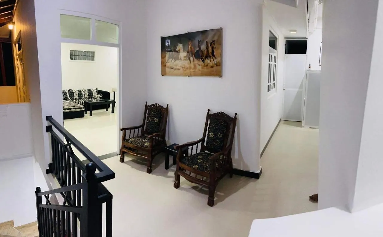 Funwhales Rest House Negombo Guest house