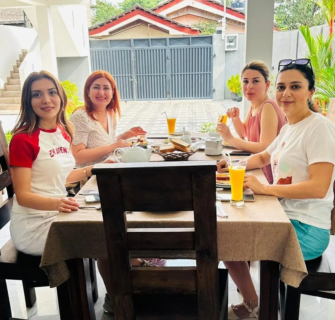 Guest house Funwhales Rest House Negombo