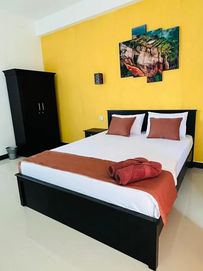 Pensjonat Hotel Funwhales Rest House Negombo